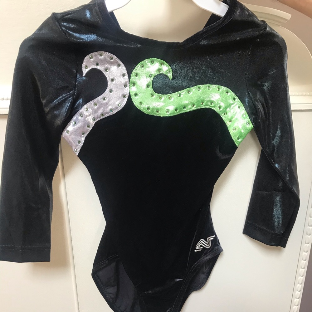 NWOT Alpha Factor long sleeve leotard, Adult Small